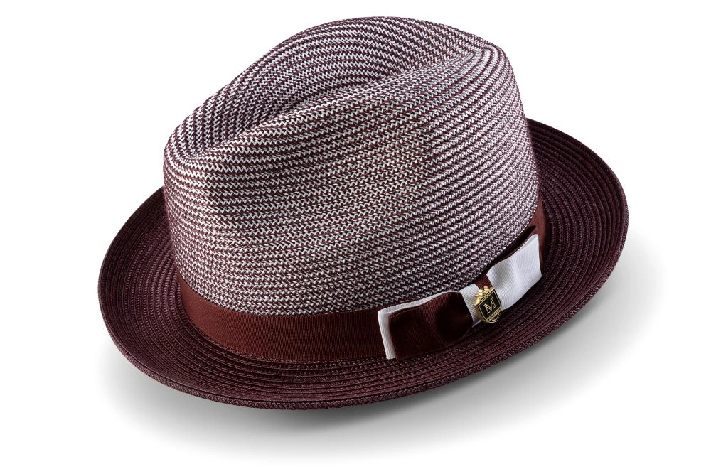 Elegant Männer Fedora: Zopfmuster, Ton-in-Ton, edle Satin-Bändern.